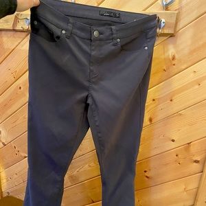 Prana Briann Pant